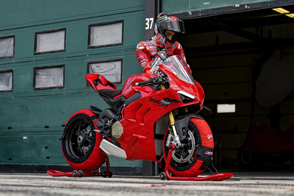 2022 panigale v4 cambios